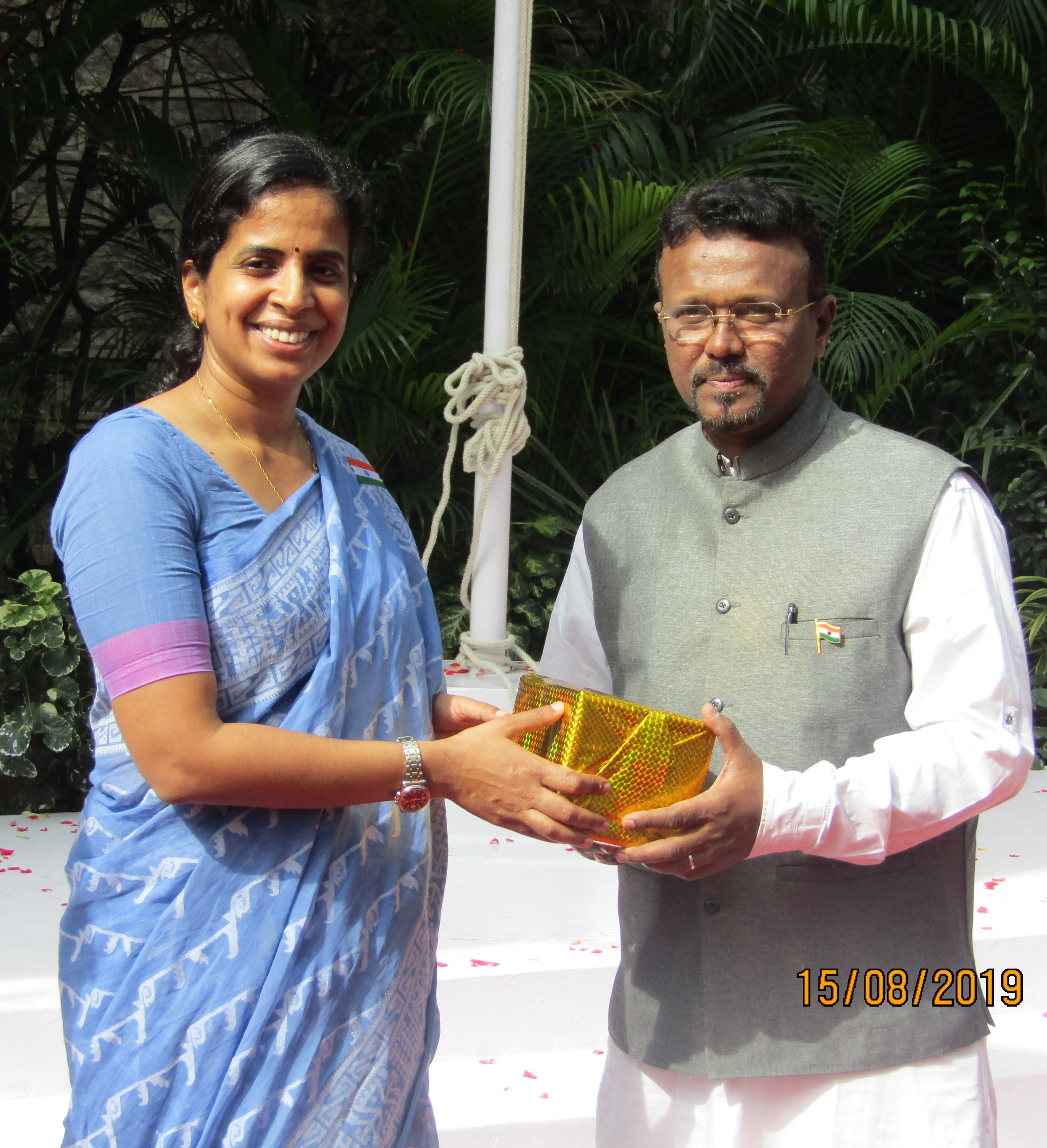 Independence day-Accountant General Ms Sudha Rajan distributing prizes