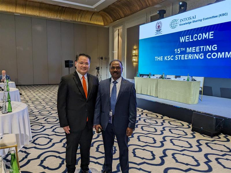 Mr. Girish Chandra Murmu, Comptroller and Auditor General of India with Mr. Gamaliel Asis Cordoba, Chairperson, Commission of Audit, Philippines during the 15th KSC SC Meeting.