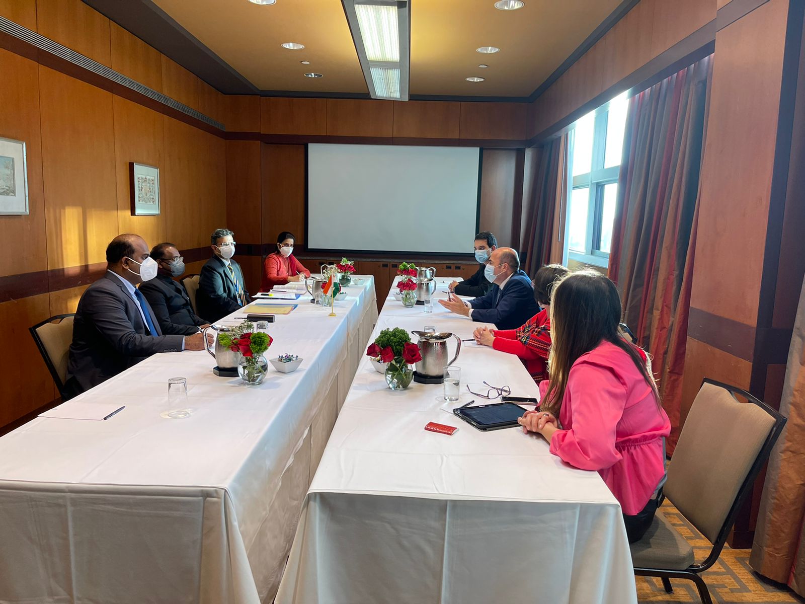 Bilateral meeting held between the CAG of India, Mr.Girish Chandra Murmu and Sr Jorge Bermúdez Soto - Comptroller General of the Republic of Chile on the side-lines of the UN Panel meeting held on 6-7th December, 2021